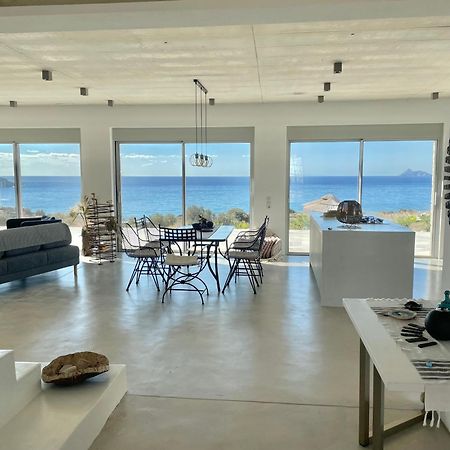Komos Beach Estate Каламаки Экстерьер фото